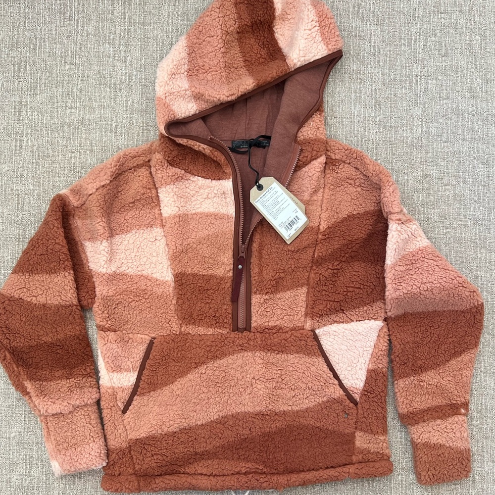 ☁️ Polar Escape Half-Zip Pullover